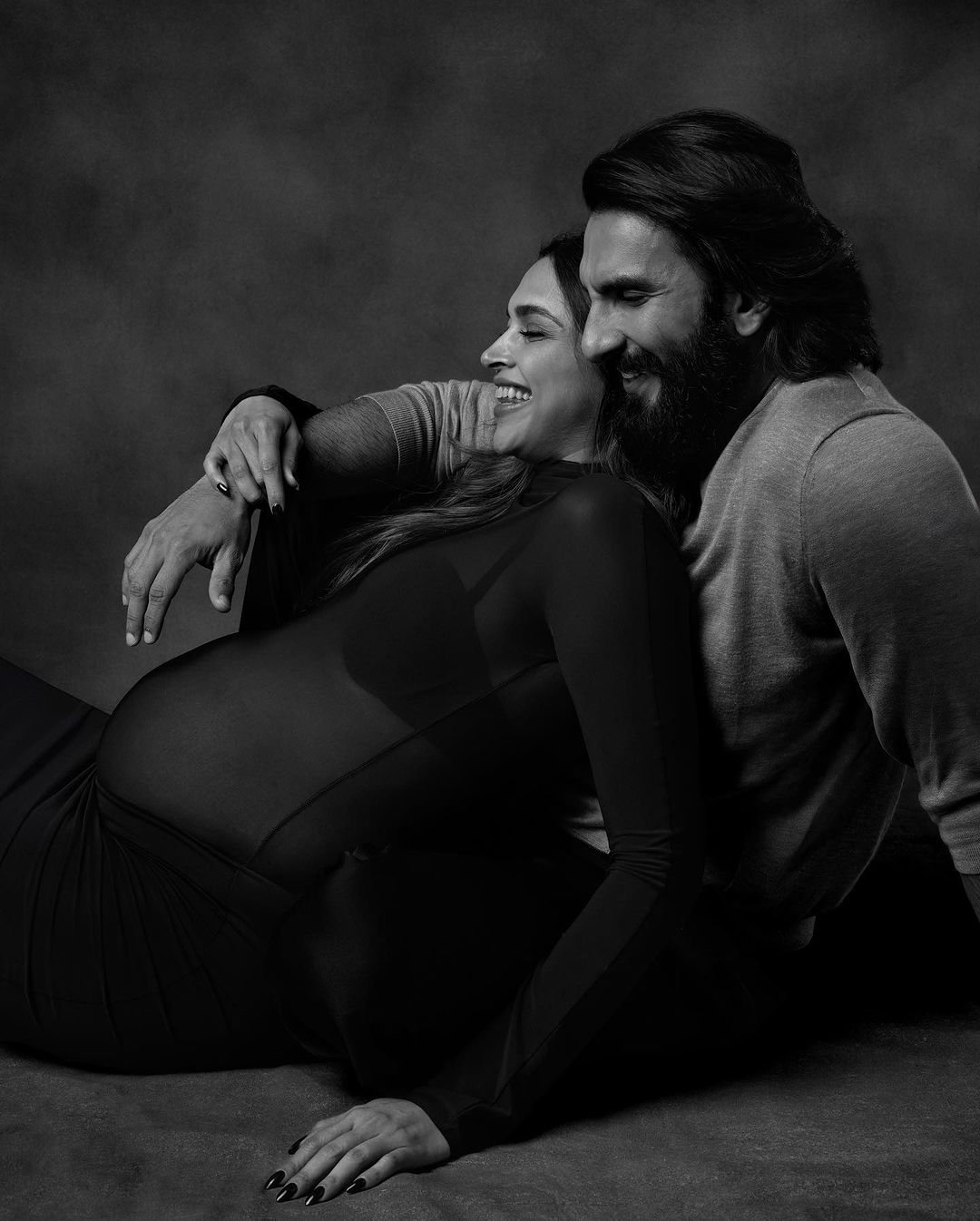 It's a Girl! Deepika and Ranveer Share First Glimpse of Parenthood